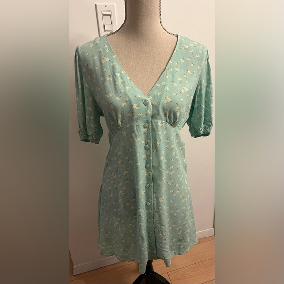 Anthropologie Elodie Daisy Dress Coquette Core Midi Medium - Picture 1 of 6